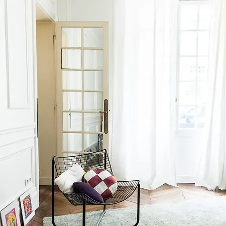 Splendid Close To The Monceau Park París